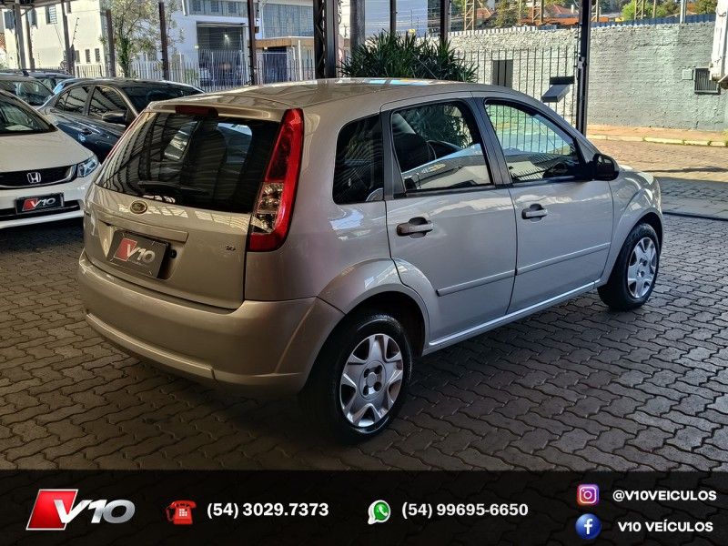 FORD FIESTA 1.6 MPI CLASS HATCH 8V 2010/2010 V10 VEÍCULOS CAXIAS DO SUL / Carros no Vale
