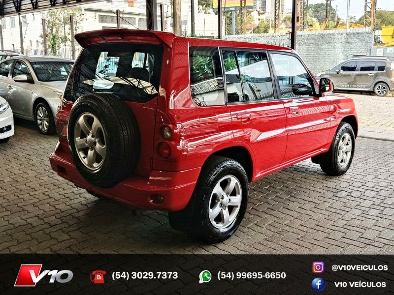 MITSUBISHI PAJERO TR4 2.0 4X4 16V 131CV 2006/2007 V10 VEÍCULOS CAXIAS DO SUL / Carros no Vale MITSUBISHI PAJERO TR4 2.0 4X4 16V 131CV 2006/2007 V10 VEÍCULOS CAXIAS DO SUL / Carros no Vale