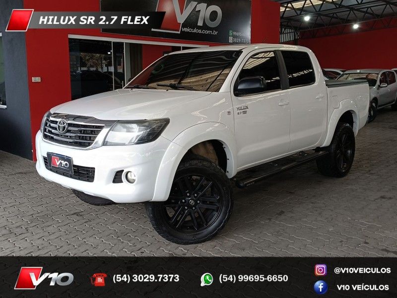 TOYOTA HILUX 2.7 SR 4X2 CD 16V 2013/2014 V10 VEÍCULOS CAXIAS DO SUL / Carros no Vale TOYOTA HILUX 2.7 SR 4X2 CD 16V 2013/2014 V10 VEÍCULOS CAXIAS DO SUL / Carros no Vale