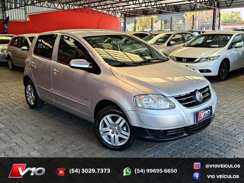 VOLKSWAGEN FOX 1.6 MI PLUS 8V 2008/2009 V10 VEÍCULOS CAXIAS DO SUL / Carros no Vale