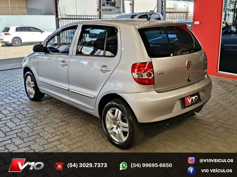 VOLKSWAGEN FOX 1.6 MI PLUS 8V 2008/2009 V10 VEÍCULOS CAXIAS DO SUL / Carros no Vale