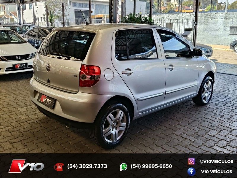 VOLKSWAGEN FOX 1.6 MI PLUS 8V 2008/2009 V10 VEÍCULOS CAXIAS DO SUL / Carros no Vale