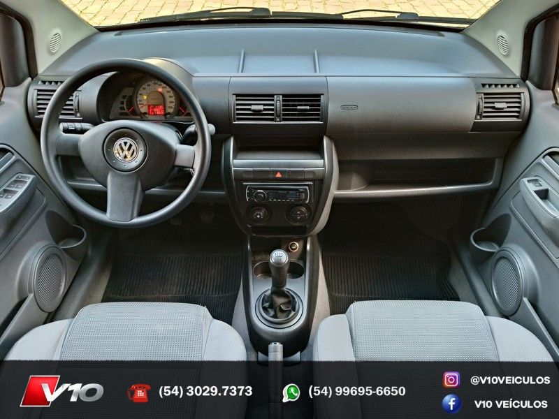 VOLKSWAGEN FOX 1.6 MI PLUS 8V 2008/2009 V10 VEÍCULOS CAXIAS DO SUL / Carros no Vale