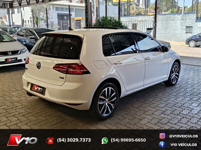 VOLKSWAGEN GOLF 1.4 TSI HIGHLINE 16V 2015/2015 V10 VEÍCULOS CAXIAS DO SUL / Carros no Vale