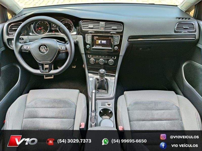 VOLKSWAGEN GOLF 1.4 TSI HIGHLINE 16V 2015/2015 V10 VEÍCULOS CAXIAS DO SUL / Carros no Vale