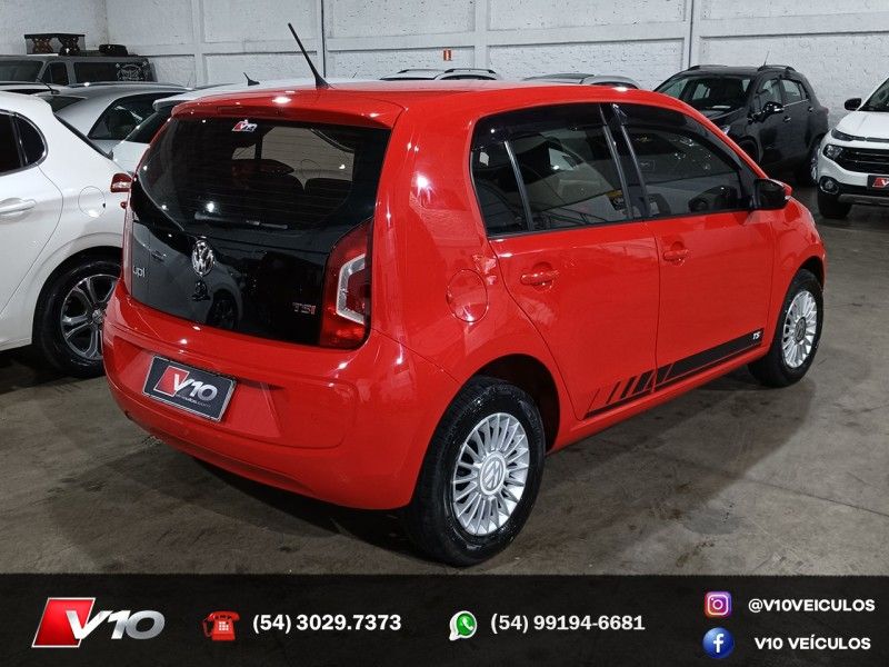 VOLKSWAGEN UP 1.0 TSI MOVE UP 12V 2016/2017 V10 VEÍCULOS CAXIAS DO SUL / Carros no Vale VOLKSWAGEN UP 1.0 TSI MOVE UP 12V 2016/2017 V10 VEÍCULOS CAXIAS DO SUL / Carros no Vale