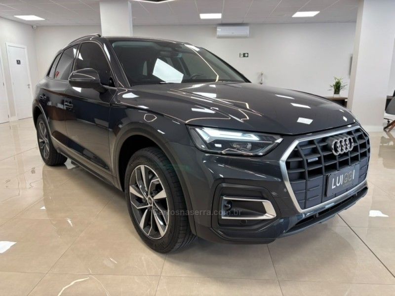 AUDI Q5 2.0 TFSI PRESTIGE QUATTRO 2022/2022 LUIGGI AUTOMÓVEIS CARLOS BARBOSA / Carros no Vale