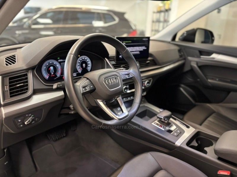 AUDI Q5 2.0 TFSI PRESTIGE QUATTRO 2022/2022 LUIGGI AUTOMÓVEIS CARLOS BARBOSA / Carros no Vale
