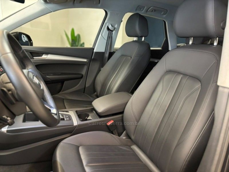 AUDI Q5 2.0 TFSI PRESTIGE QUATTRO 2022/2022 LUIGGI AUTOMÓVEIS CARLOS BARBOSA / Carros no Vale