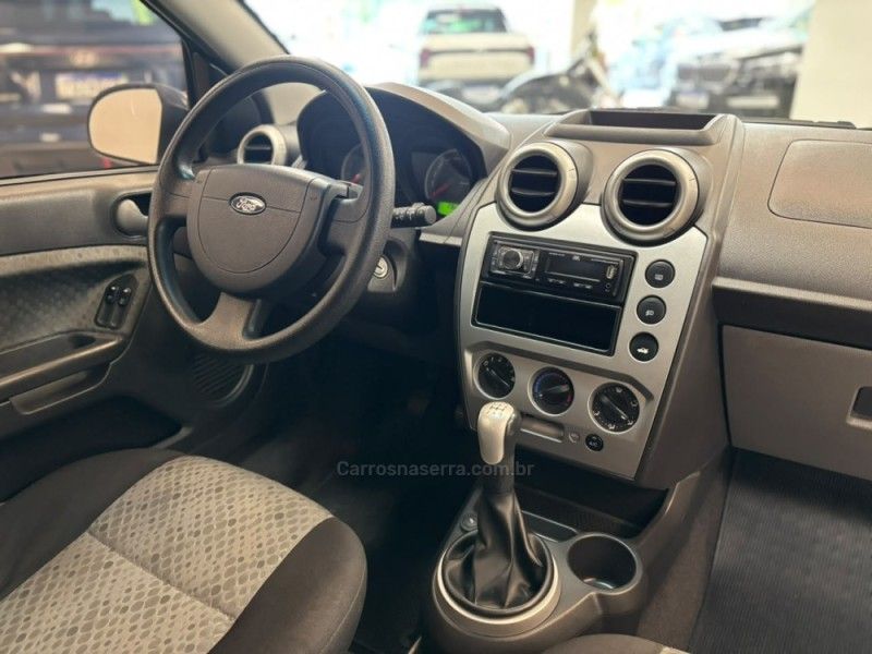 FORD FIESTA 1.6 MPI CLASS HATCH 8V 2012/2012 LUIGGI AUTOMÓVEIS CARLOS BARBOSA / Carros no Vale FORD FIESTA 1.6 MPI CLASS HATCH 8V 2012/2012 LUIGGI AUTOMÓVEIS CARLOS BARBOSA / Carros no Vale
