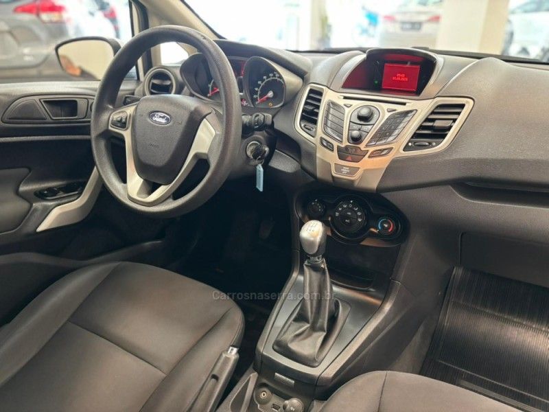 FORD FIESTA 1.6 SE HATCH 16V 2012/2012 LUIGGI AUTOMÓVEIS CARLOS BARBOSA / Carros no Vale