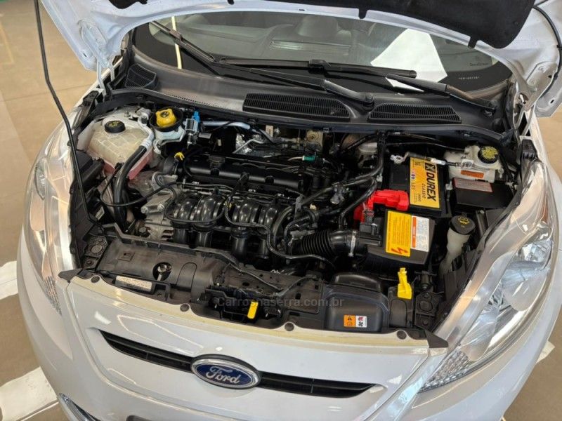 FORD FIESTA 1.6 SE HATCH 16V 2012/2012 LUIGGI AUTOMÓVEIS CARLOS BARBOSA / Carros no Vale