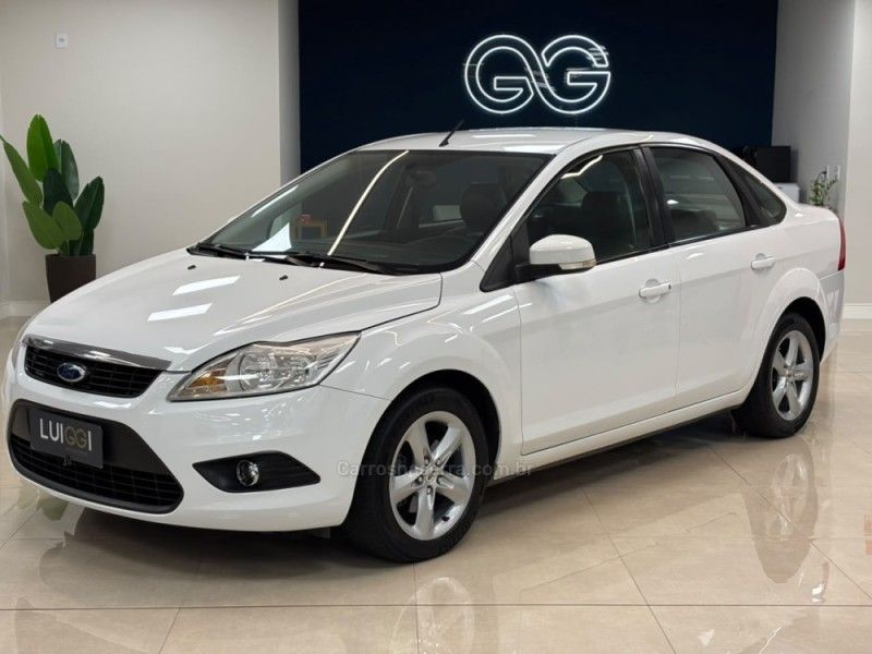 FORD FOCUS 1.6 S SEDAN 16V 2010/2011 LUIGGI AUTOMÓVEIS CARLOS BARBOSA / Carros no Vale FORD FOCUS 1.6 S SEDAN 16V 2010/2011 LUIGGI AUTOMÓVEIS CARLOS BARBOSA / Carros no Vale