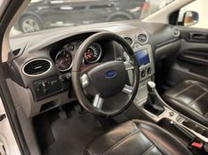 FORD FOCUS 1.6 S SEDAN 16V 2010/2011 LUIGGI AUTOMÓVEIS CARLOS BARBOSA / Carros no Vale