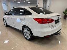 FORD FOCUS 2.0 SE FASTBACK 16V 2018/2018 LUIGGI AUTOMÓVEIS CARLOS BARBOSA / Carros no Vale