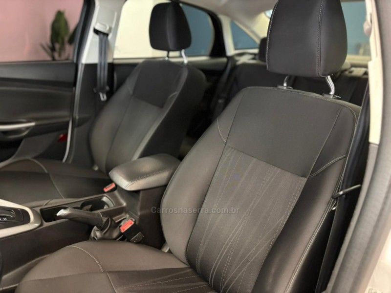 FORD FOCUS 2.0 SE FASTBACK 16V 2018/2018 LUIGGI AUTOMÓVEIS CARLOS BARBOSA / Carros no Vale