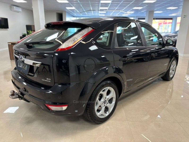 FORD FOCUS 2.0 TITANIUM HATCH 16V 2013/2013 LUIGGI AUTOMÓVEIS CARLOS BARBOSA / Carros no Vale