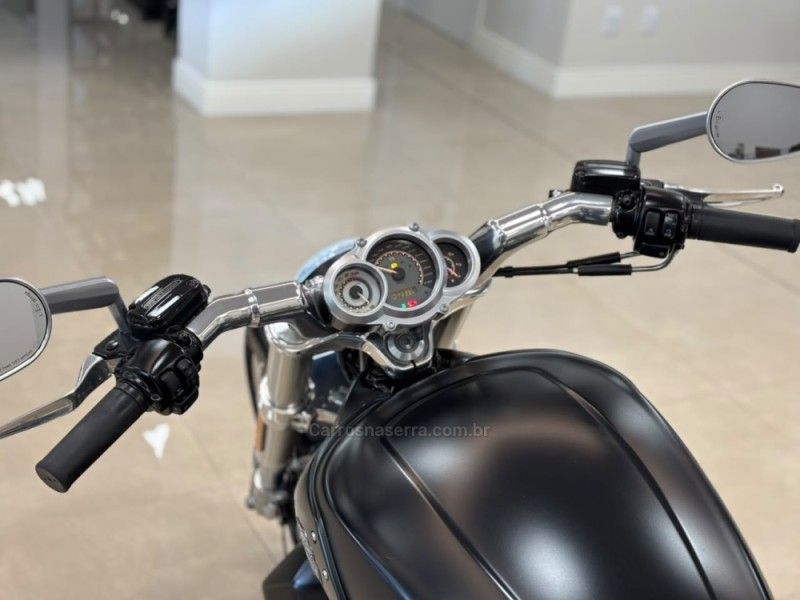 HARLEY-DAVIDSON V-ROD 2016/2016 LUIGGI AUTOMÓVEIS CARLOS BARBOSA / Carros no Vale HARLEY-DAVIDSON V-ROD 2016/2016 LUIGGI AUTOMÓVEIS CARLOS BARBOSA / Carros no Vale