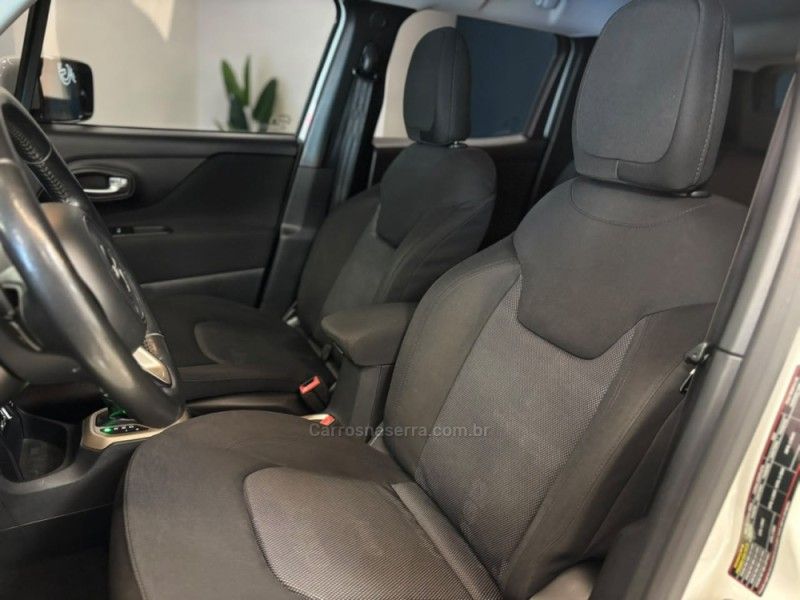 JEEP RENEGADE 1.8 16V LONGITUDE 2016/2016 LUIGGI AUTOMÓVEIS CARLOS BARBOSA / Carros no Vale