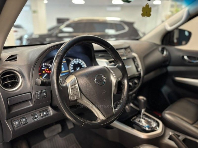 NISSAN FRONTIER 2.3 ATTACK 4X4 CD BI-TURBO 2021/2021 LUIGGI AUTOMÓVEIS CARLOS BARBOSA / Carros no Vale