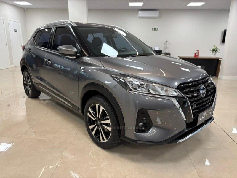 NISSAN KICKS 1.6 ADVANCE 16V PLUS CVT 2024/2024 LUIGGI AUTOMÓVEIS CARLOS BARBOSA / Carros no Vale NISSAN KICKS 1.6 ADVANCE 16V PLUS CVT 2024/2024 LUIGGI AUTOMÓVEIS CARLOS BARBOSA / Carros no Vale