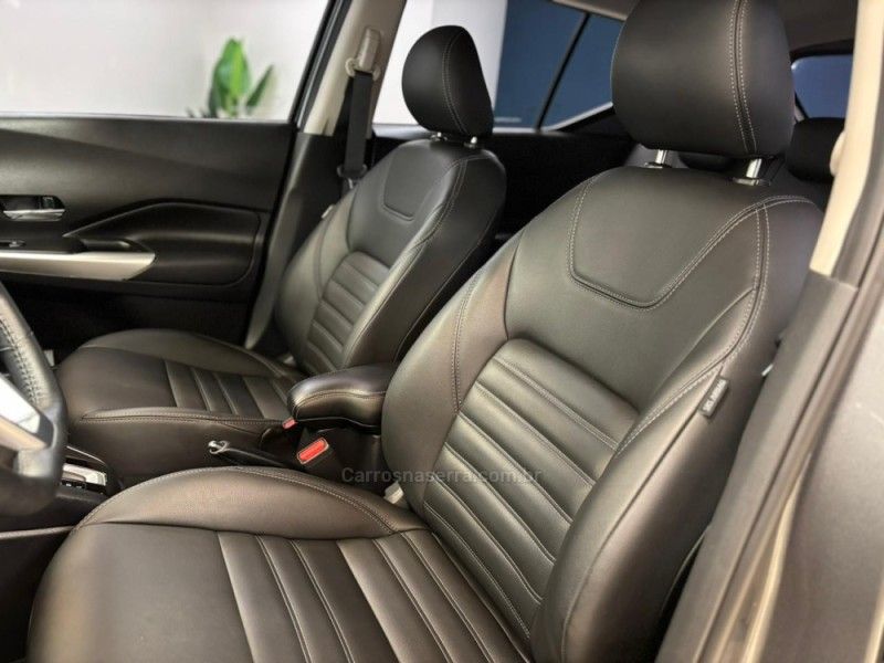 NISSAN KICKS 1.6 ADVANCE 16V PLUS CVT 2024/2024 LUIGGI AUTOMÓVEIS CARLOS BARBOSA / Carros no Vale NISSAN KICKS 1.6 ADVANCE 16V PLUS CVT 2024/2024 LUIGGI AUTOMÓVEIS CARLOS BARBOSA / Carros no Vale