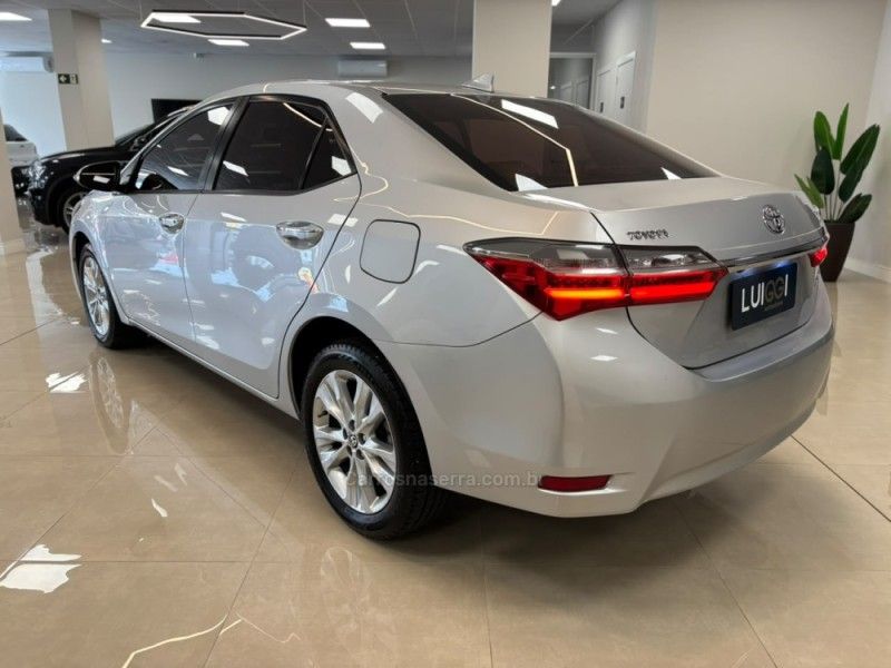 TOYOTA COROLLA 2.0 XEI 16V 2017/2018 LUIGGI AUTOMÓVEIS CARLOS BARBOSA / Carros no Vale