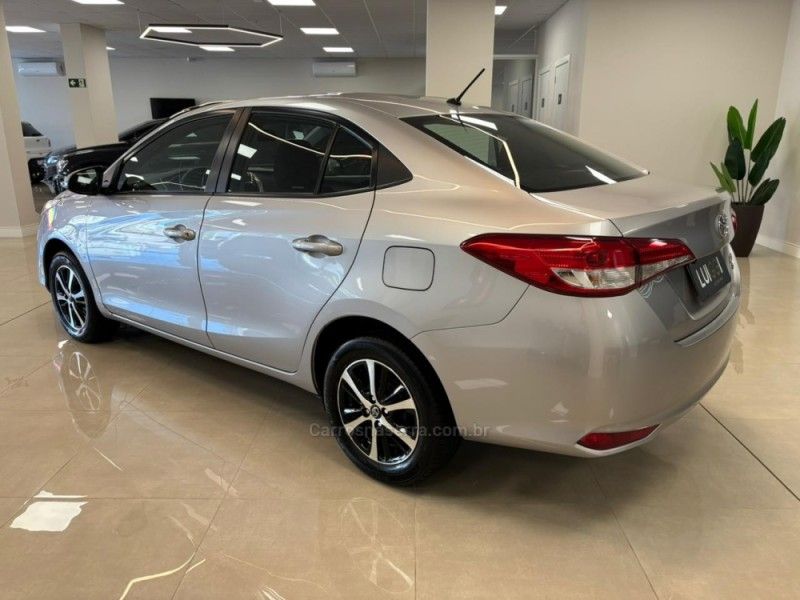 TOYOTA YARIS 1.5 XL 16V AUTOMATÍCO 2019/2020 LUIGGI AUTOMÓVEIS CARLOS BARBOSA / Carros no Vale TOYOTA YARIS 1.5 XL 16V AUTOMATÍCO 2019/2020 LUIGGI AUTOMÓVEIS CARLOS BARBOSA / Carros no Vale