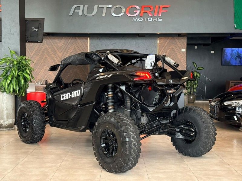 CAN-AM MAVERICK XRS X3 XRS TURBO RR SMART SHOX 2018/2018 AUTOGRIF MOTORS CAMPO BOM / Carros no Vale CAN-AM MAVERICK XRS X3 XRS TURBO RR SMART SHOX 2018/2018 AUTOGRIF MOTORS CAMPO BOM / Carros no Vale