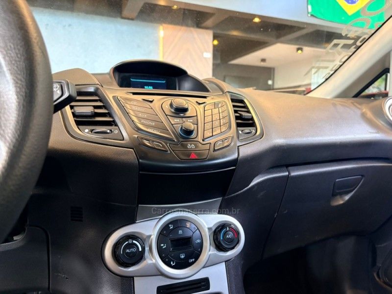 FORD FIESTA 1.6 SEL HATCH 16V 2017/2017 AUTOGRIF MOTORS CAMPO BOM / Carros no Vale FORD FIESTA 1.6 SEL HATCH 16V 2017/2017 AUTOGRIF MOTORS CAMPO BOM / Carros no Vale