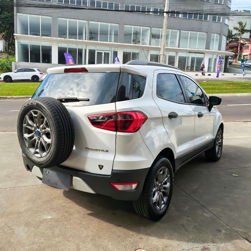 Ford EcoSport FREESTYLE 1.6 16V 2013/2014 RENNER AUTOMÓVEIS LAJEADO / Carros no Vale