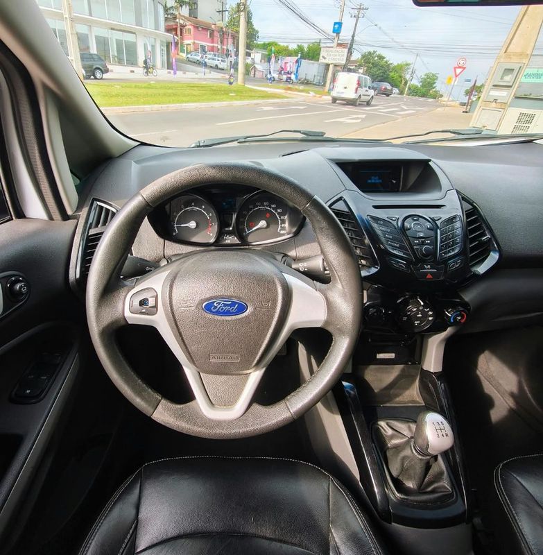 Ford EcoSport FREESTYLE 1.6 16V 2013/2014 RENNER AUTOMÓVEIS LAJEADO / Carros no Vale