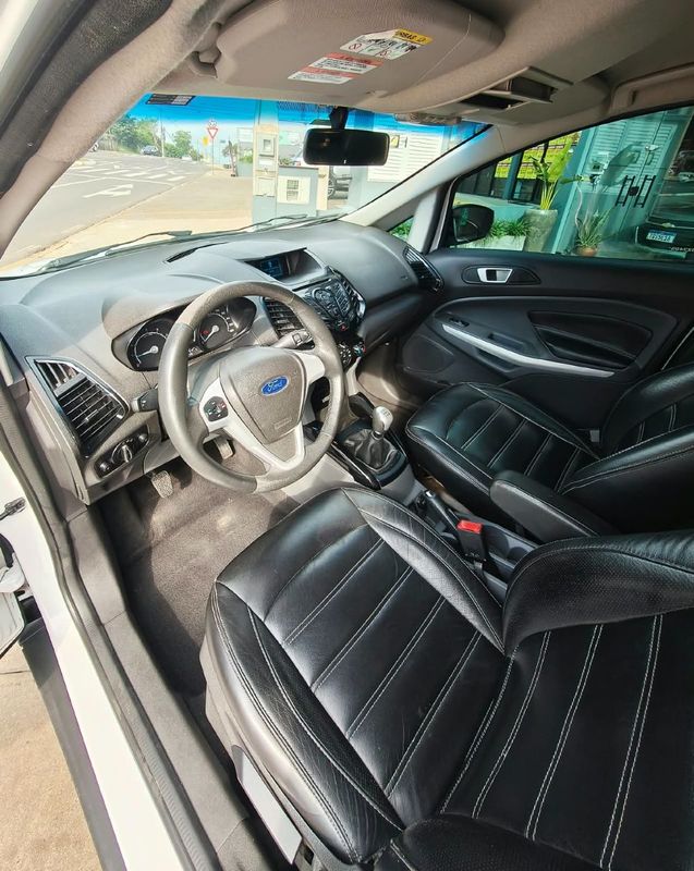 Ford EcoSport FREESTYLE 1.6 16V 2013/2014 RENNER AUTOMÓVEIS LAJEADO / Carros no Vale