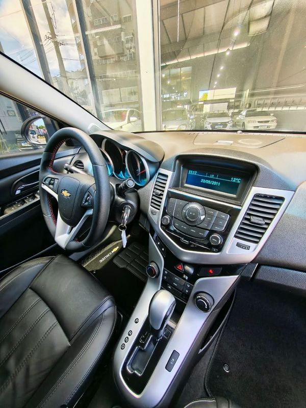 CHEVROLET CRUZE LT 1.8 16V FlexPower 2015/2015 RENNER AUTOMÓVEIS LAJEADO / Carros no Vale