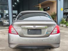 Nissan VERSA SL 1.6 16V FlexStart 2016/2017 RENNER AUTOMÓVEIS LAJEADO / Carros no Vale