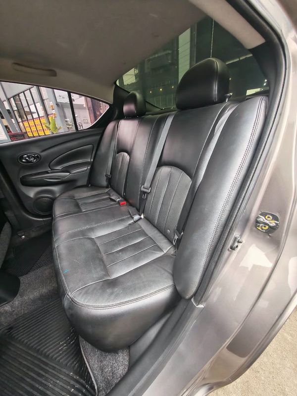 Nissan VERSA SL 1.6 16V FlexStart 2016/2017 RENNER AUTOMÓVEIS LAJEADO / Carros no Vale
