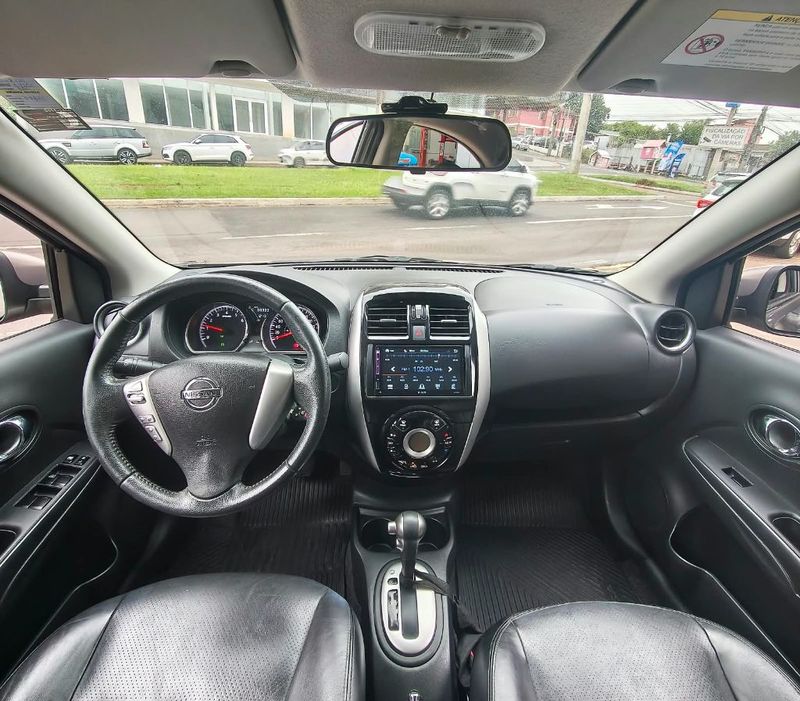 Nissan VERSA SL 1.6 16V FlexStart 2016/2017 RENNER AUTOMÓVEIS LAJEADO / Carros no Vale