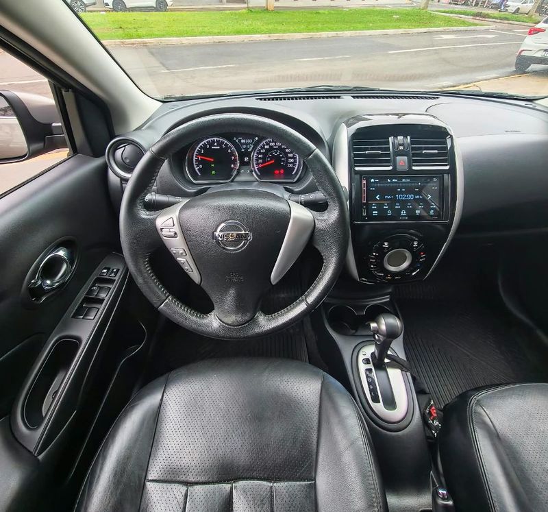 Nissan VERSA SL 1.6 16V FlexStart 2016/2017 RENNER AUTOMÓVEIS LAJEADO / Carros no Vale