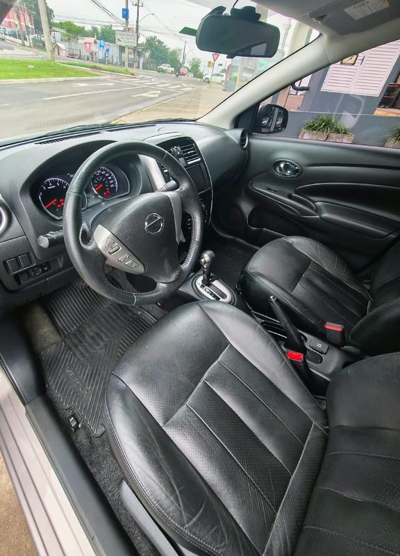 Nissan VERSA SL 1.6 16V FlexStart 2016/2017 RENNER AUTOMÓVEIS LAJEADO / Carros no Vale