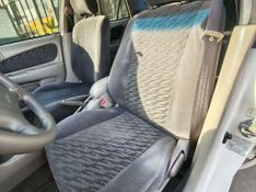 Toyota Corolla XEi 1.8/ 16V 2002/2002 RENNER AUTOMÓVEIS LAJEADO / Carros no Vale