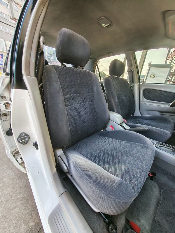 Toyota Corolla XEi 1.8/ 16V 2002/2002 RENNER AUTOMÓVEIS LAJEADO / Carros no Vale
