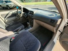 Toyota Corolla XEi 1.8/ 16V 2002/2002 RENNER AUTOMÓVEIS LAJEADO / Carros no Vale