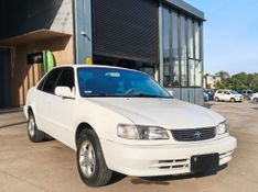 Toyota Corolla XEi 1.8/ 16V 2002/2002 RENNER AUTOMÓVEIS LAJEADO / Carros no Vale