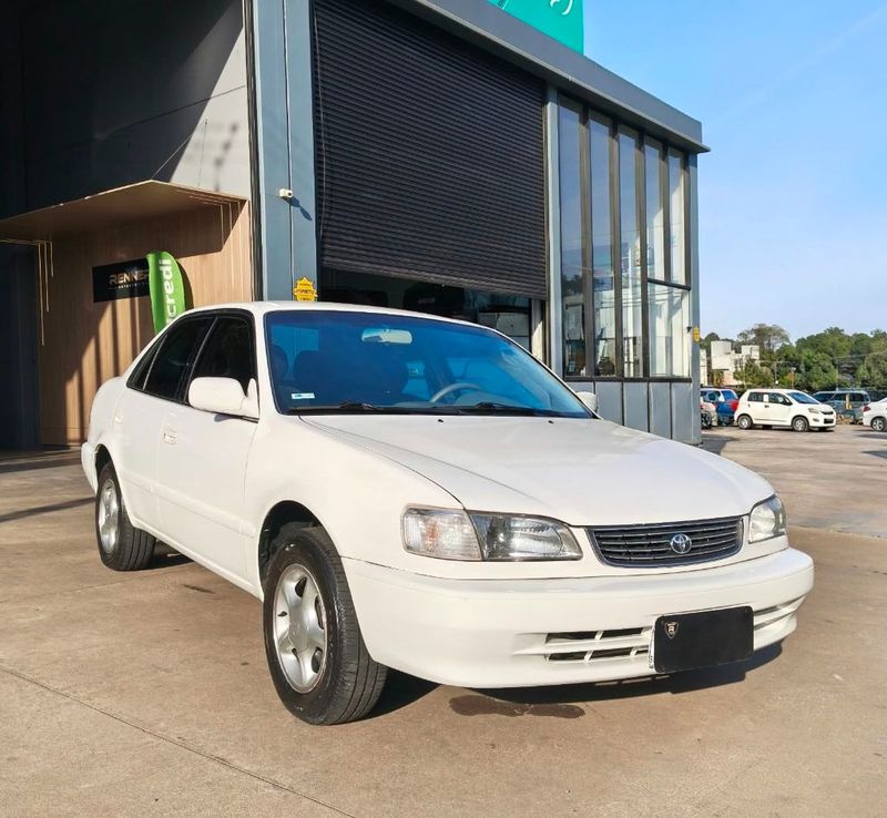 Toyota Corolla XEi 1.8/ 16V 2002/2002 RENNER AUTOMÓVEIS LAJEADO / Carros no Vale