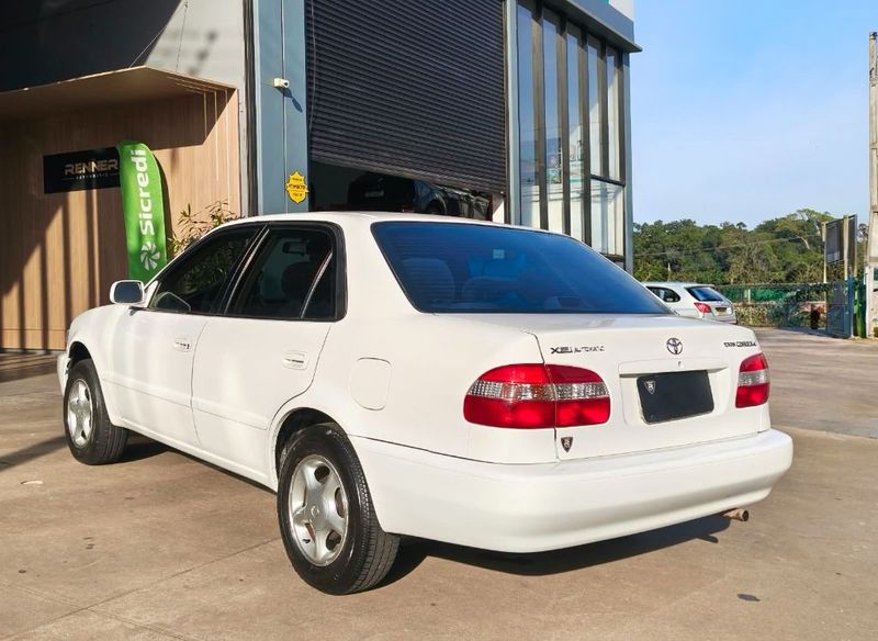 Toyota Corolla XEi 1.8/ 16V 2002/2002 RENNER AUTOMÓVEIS LAJEADO / Carros no Vale
