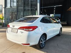 Toyota YARIS XS Connect Sedan 1.5 16V 2020/2021 RENNER AUTOMÓVEIS LAJEADO / Carros no Vale