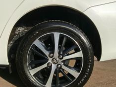 Toyota YARIS XS Connect Sedan 1.5 16V 2020/2021 RENNER AUTOMÓVEIS LAJEADO / Carros no Vale