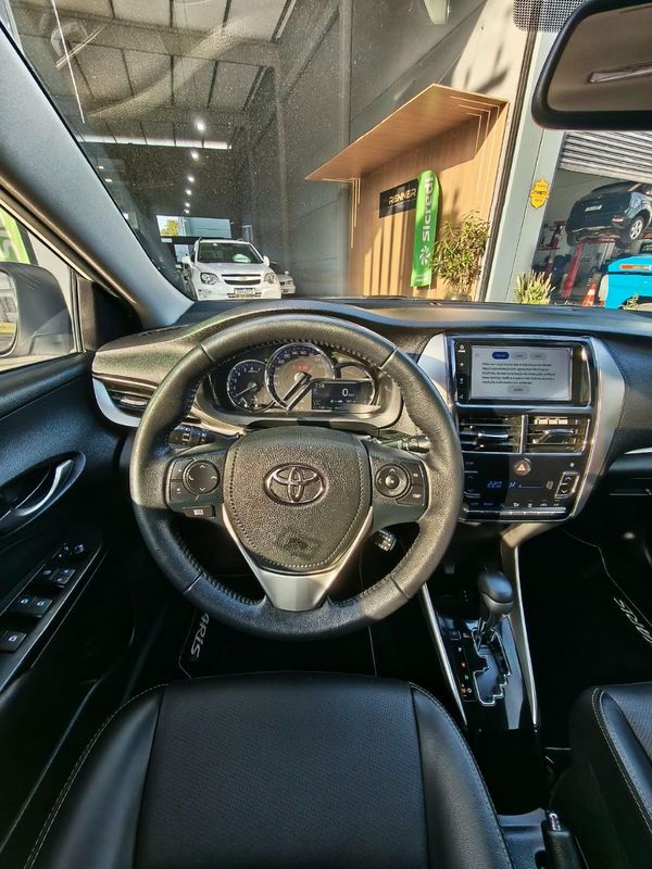 Toyota YARIS XS Connect Sedan 1.5 16V 2020/2021 RENNER AUTOMÓVEIS LAJEADO / Carros no Vale Toyota YARIS XS Connect Sedan 1.5 16V 2020/2021 RENNER AUTOMÓVEIS LAJEADO / Carros no Vale