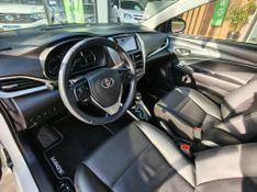 Toyota YARIS XS Connect Sedan 1.5 16V 2020/2021 RENNER AUTOMÓVEIS LAJEADO / Carros no Vale