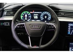 AUDI Q8 E-TRON 55 ELÉTRICO SPORTBACK PERFORMANCE BLACK QUATTRO 2023/2024 PASTORE CAR COLLECTION BENTO GONÇALVES / Carros no Vale